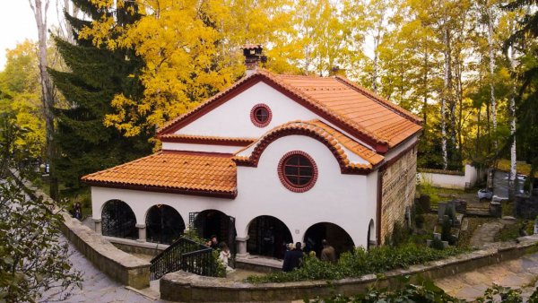 dragalevski-manastir-2_1130x636_crop_e599eadf1a