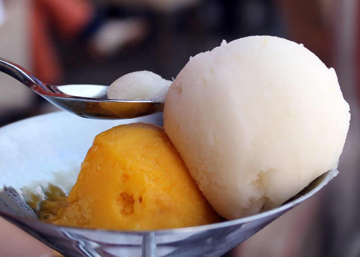 ice-cream-sundae-1058249_1920