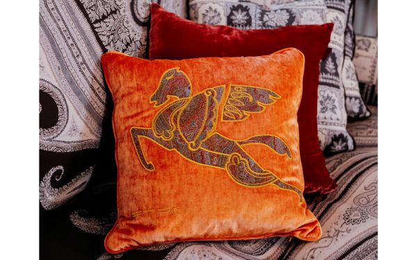Декоративна възглавница Somerset Orange от италианския производител ETRO Home Interiors