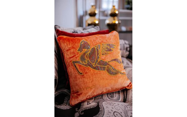 Декоративна възглавница Somerset Orange от италианския производител ETRO Home Interiors