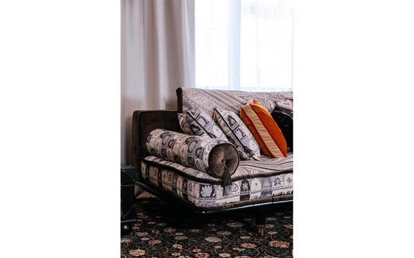 Италиански диван WOODSTOCK MOUNTAIN ETRO Home Interiors