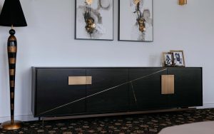Трапезарен шкаф EGO от италианския производител SHAKE DESIGN