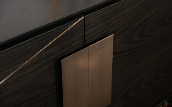 Трапезарен шкаф EGO от италианския производител SHAKE DESIGN