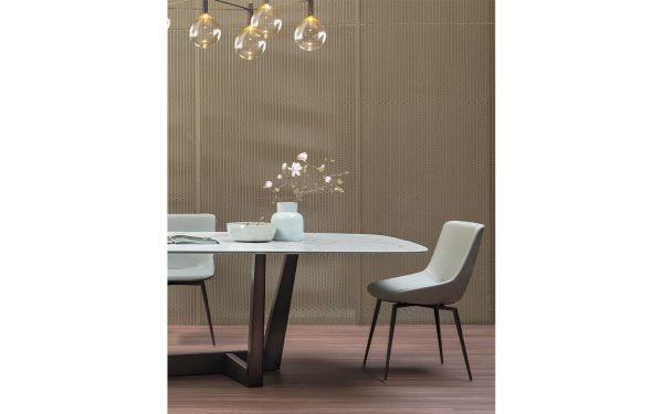 Трапезарна маса ART от италианския производител BONALDO