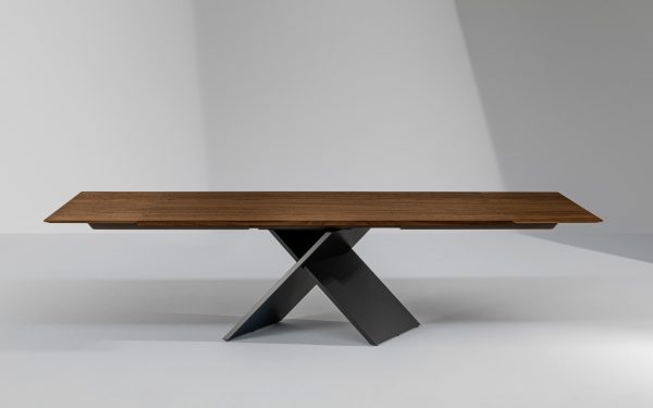 Разтегателна маса AX от италианския производител BONALDO