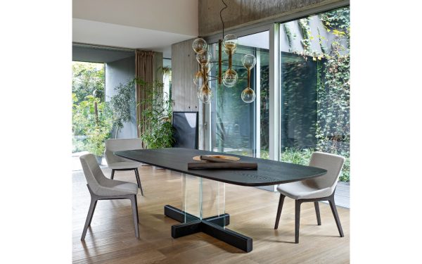 Трапезарна маса CROSS TABLE GLASS от италианския производител BONALDO