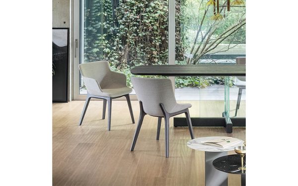 Трапезарна маса CROSS TABLE GLASS от италианския производител BONALDO