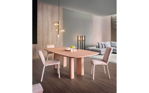 Трапезарна маса GEOMETRIC TABLE от италианския производител BONALDO