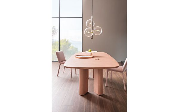 Трапезарна маса GEOMETRIC TABLE от италианския производител BONALDO