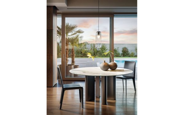 Трапезарна маса GEOMETRIC TABLE от италианския производител BONALDO