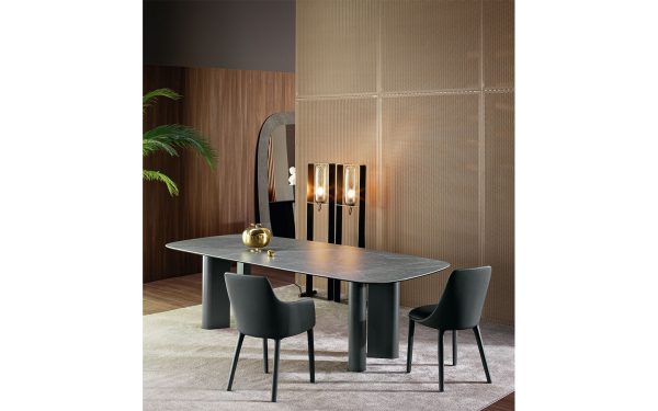 Трапезарна маса GEOMETRIC TABLE от италианския производител BONALDO