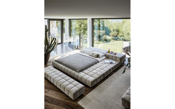 Спалня SQUARING BED от италианския производител BONALDO