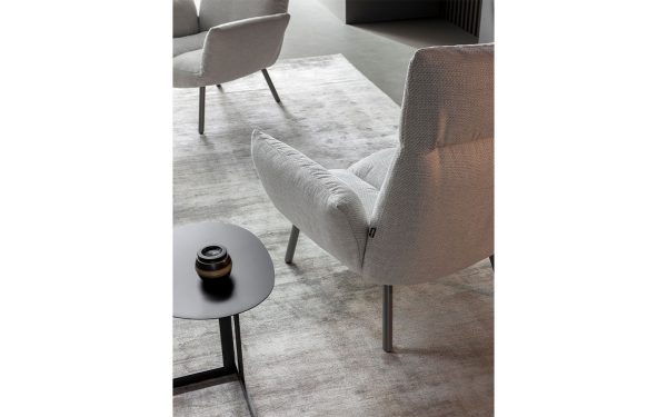 Италианско кресло PIL ARMCHAIR от италианския производител BONALDO