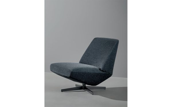 Италианско кресло SLEEK от италианския производител BONALDO