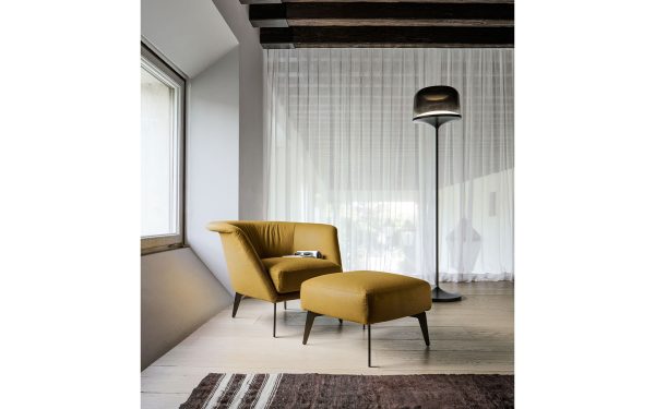 Кресло с табуретка LOVY ARMCHAIR Bonaldo - Stolbg.com